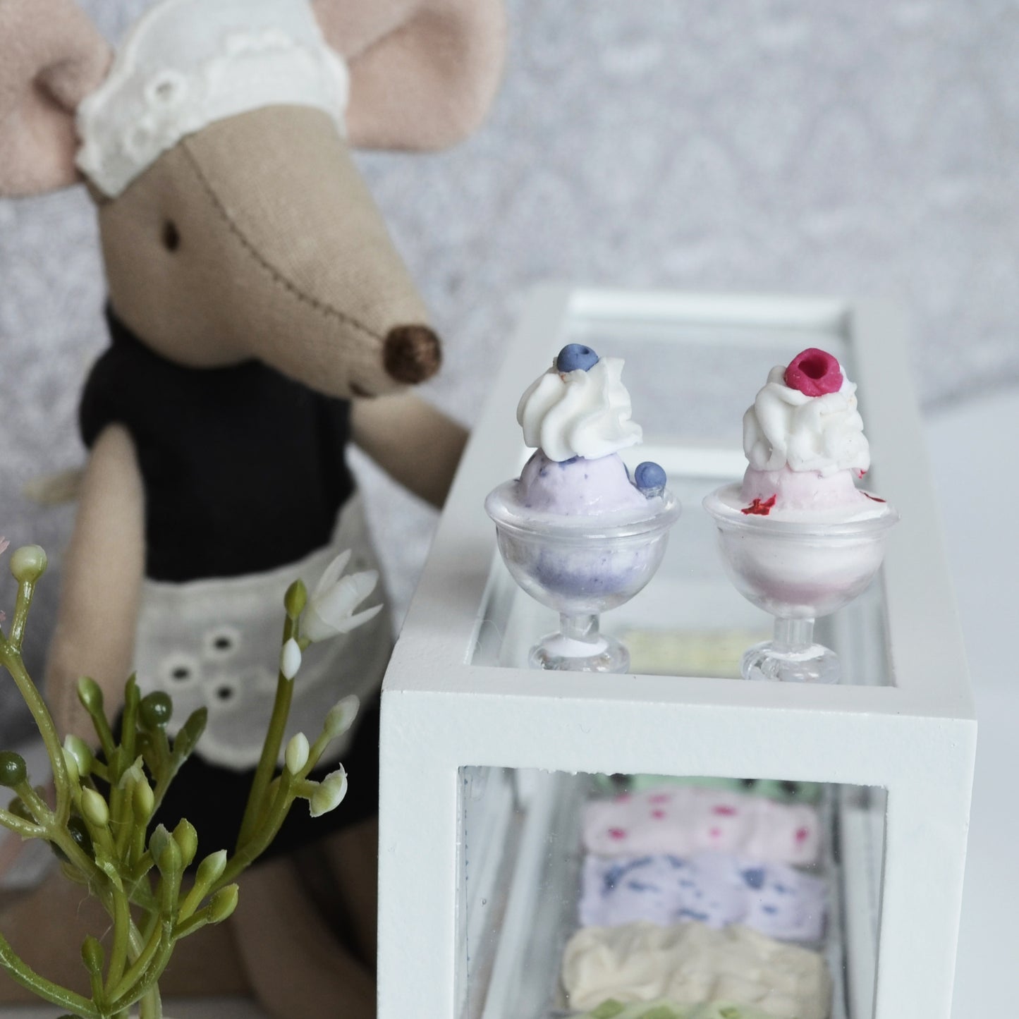 Große Schwester-Maus KELLNERIN, Maileg