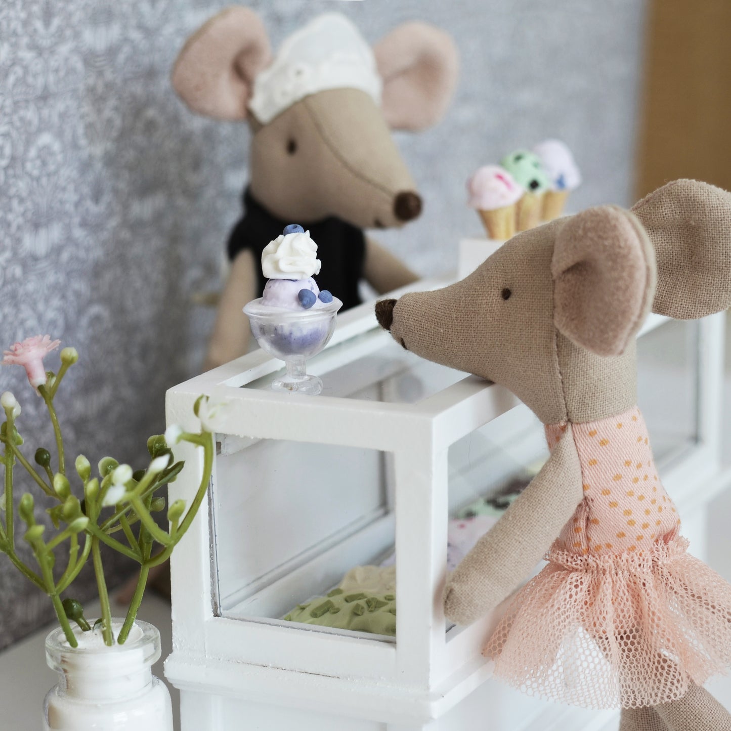 Große Schwester-Maus KELLNERIN, Maileg